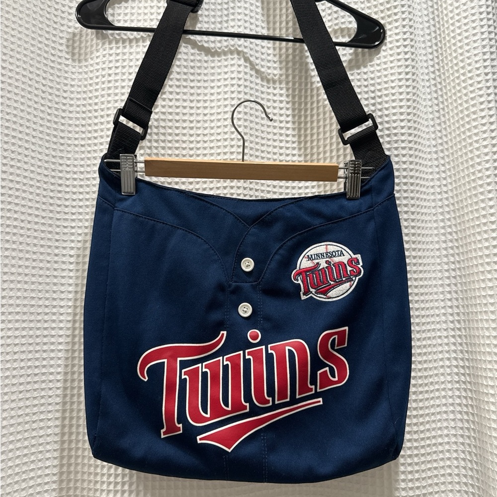 Genuine Merchandise Navy Blue Minnesota Twins MLB Logo Shoulder Bag